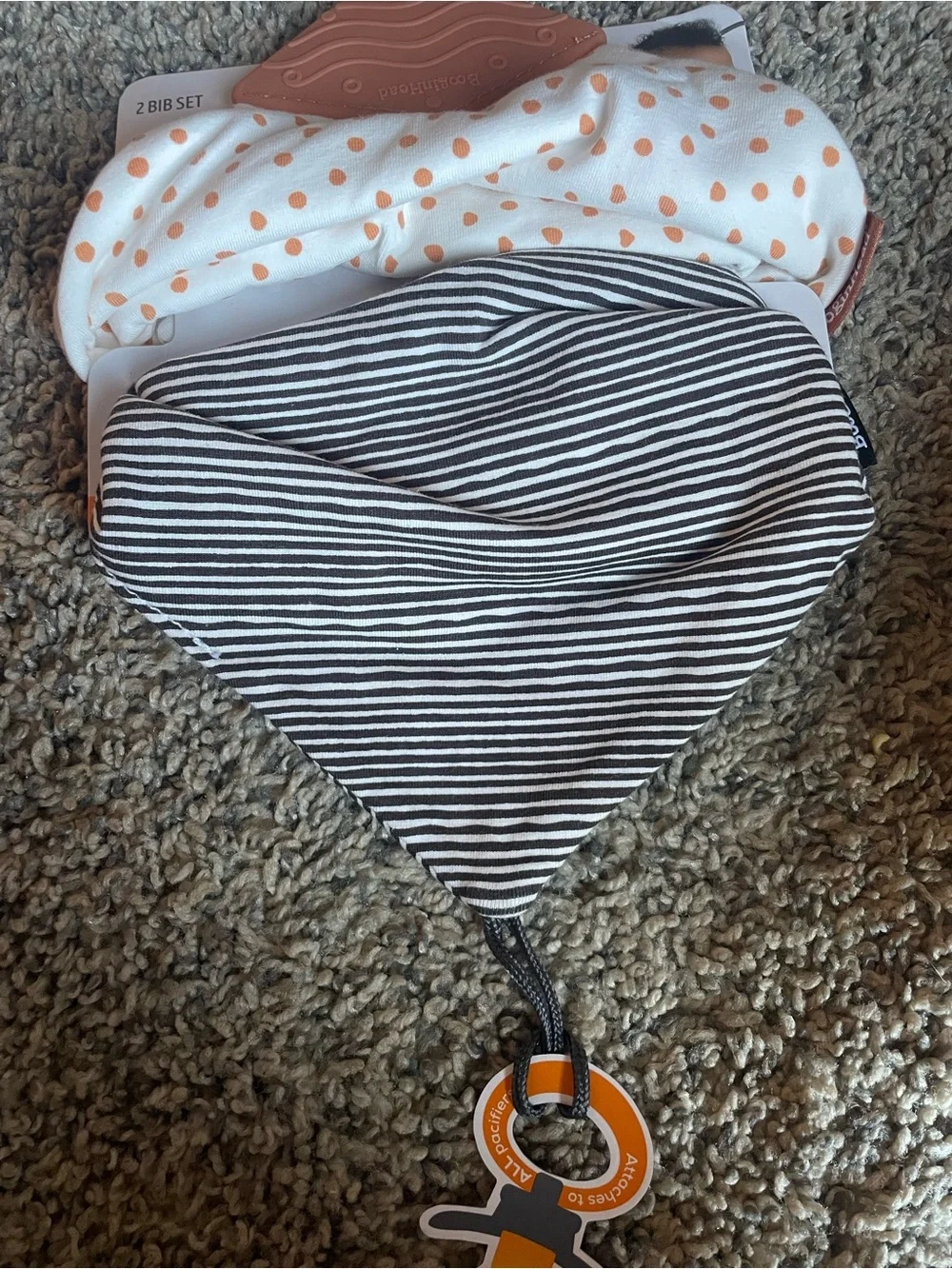 NWT Booginhead Pacigrip Bib Set